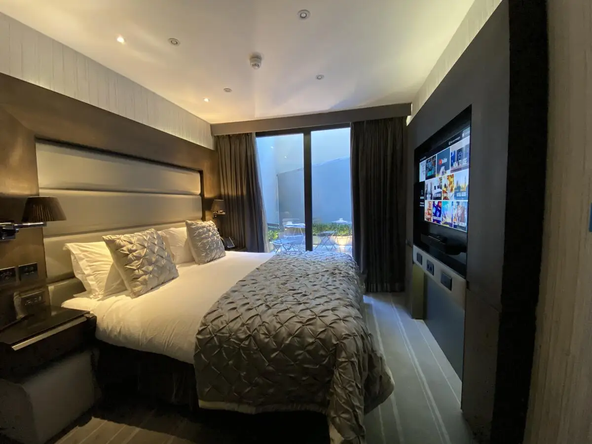 hightech Eccleston Square Pimlico 1