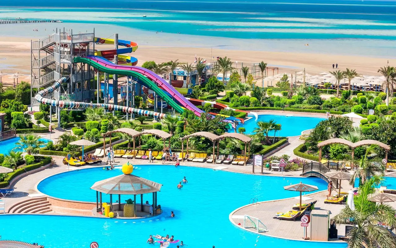 Caesar-Palace-en-Aqua-Park-Hurghada-Egypte1