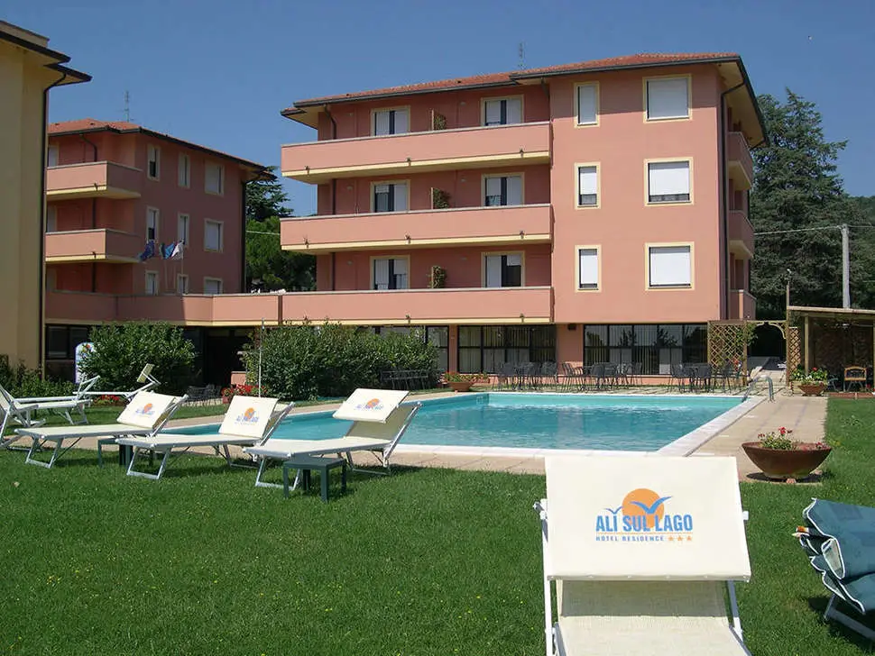 Residence-ali-sul-lago-toscane-italie-1