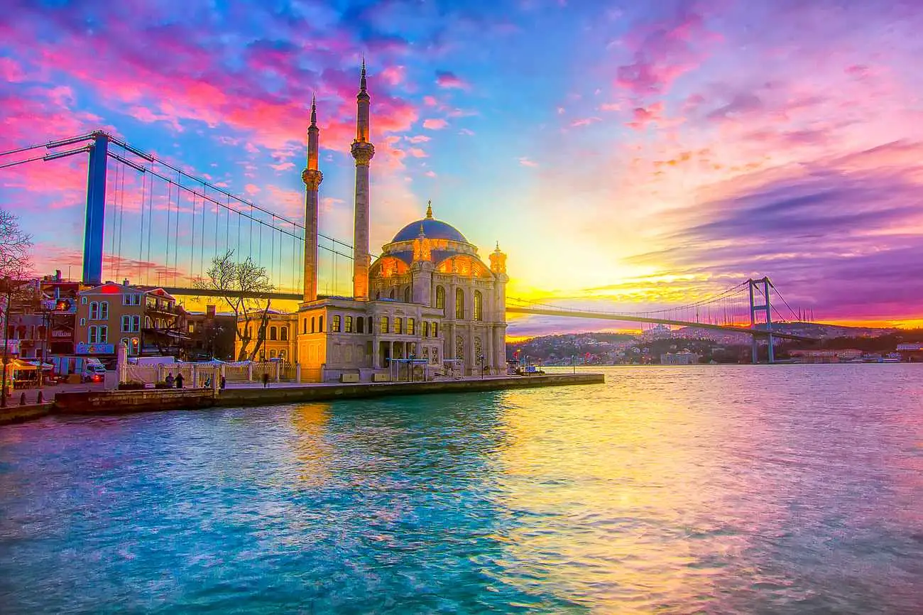 Blauwe Moskee in Istanbul bij zonsondergang