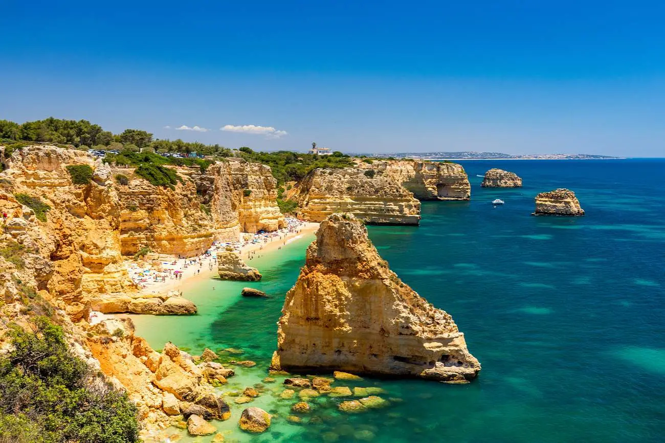 Faro-Portugal-Algarve-Shutterstock-2