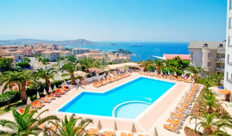 Turkije-hill-hotel-uitzicht-op-zee