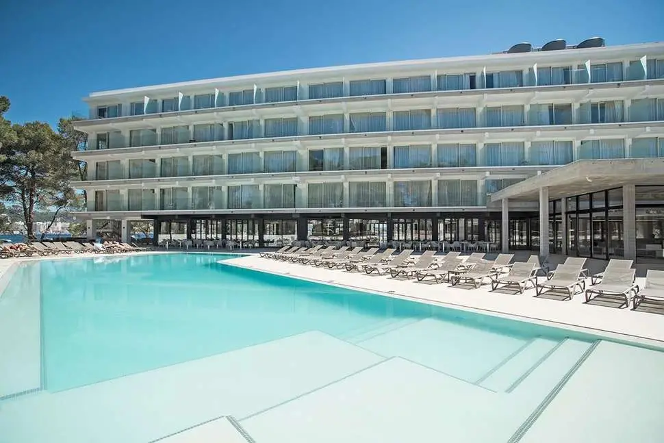 Els-Pins-Resort-Spa-Ibiza1