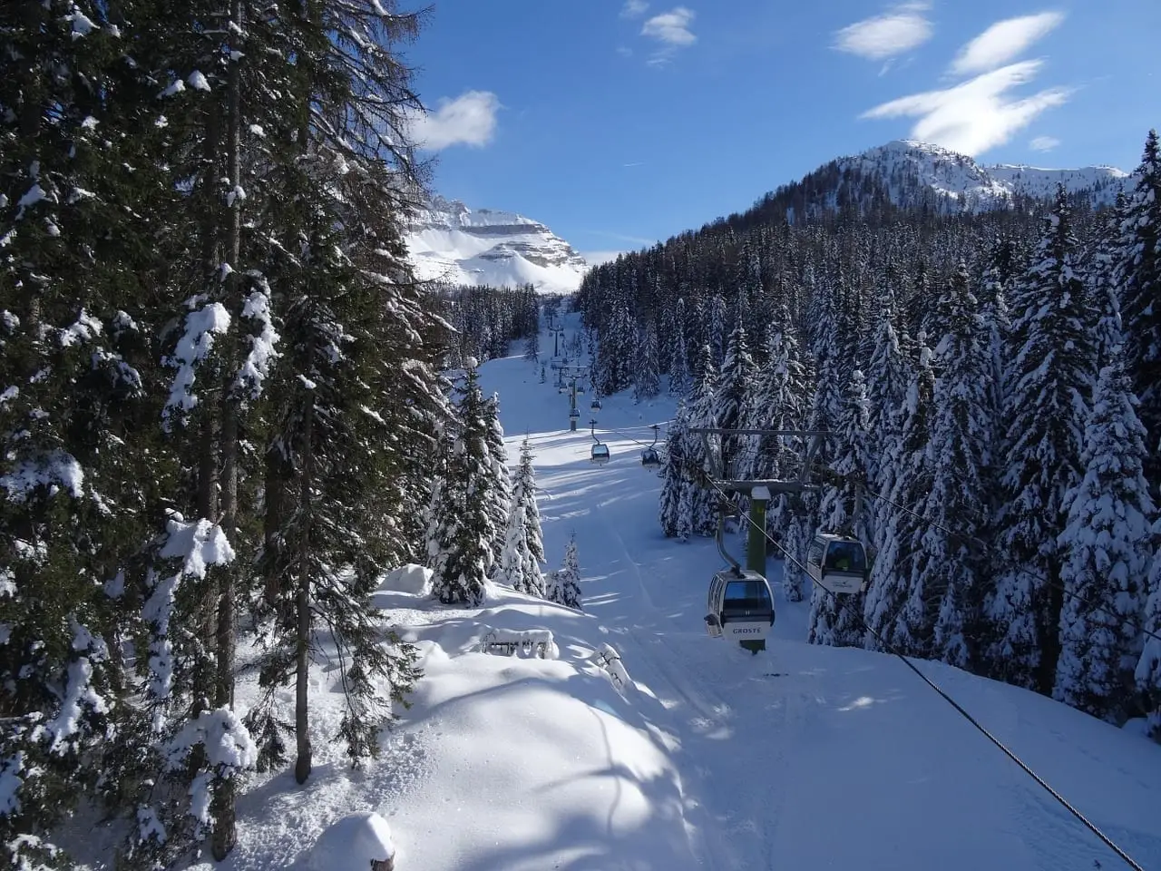 Ski-resort-1231491_1280