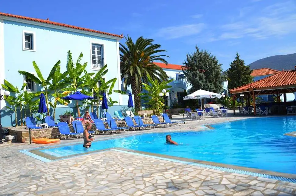 Blue-sky-hotel-petra-lesbos-griekenland-1