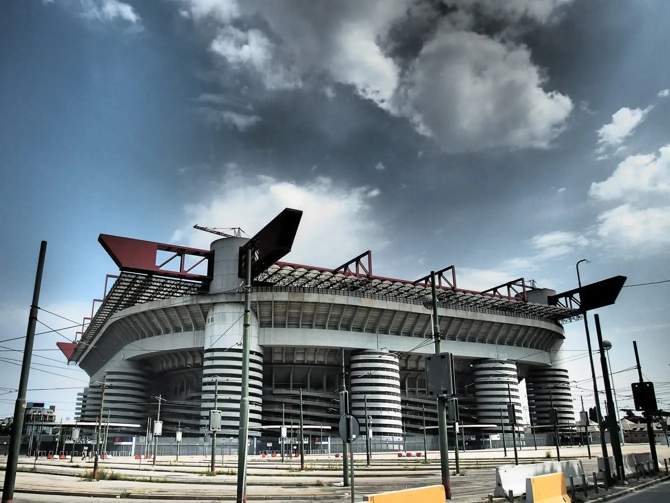 Stadium-596389_1920