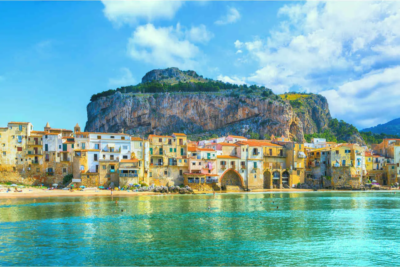 Cefalu_sicilie_shutterstock2