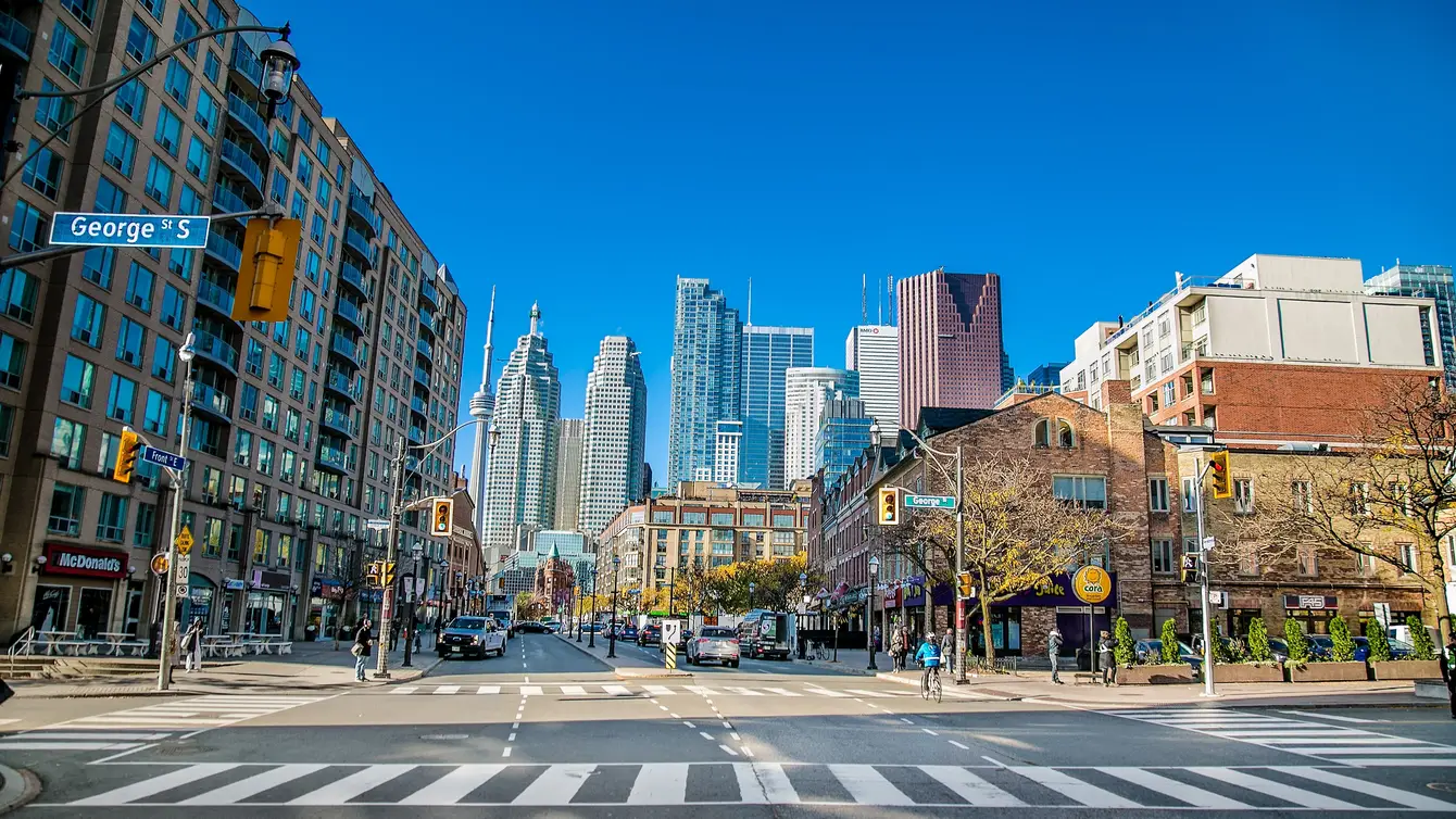 Drukke straat in downtown Toronto Canada