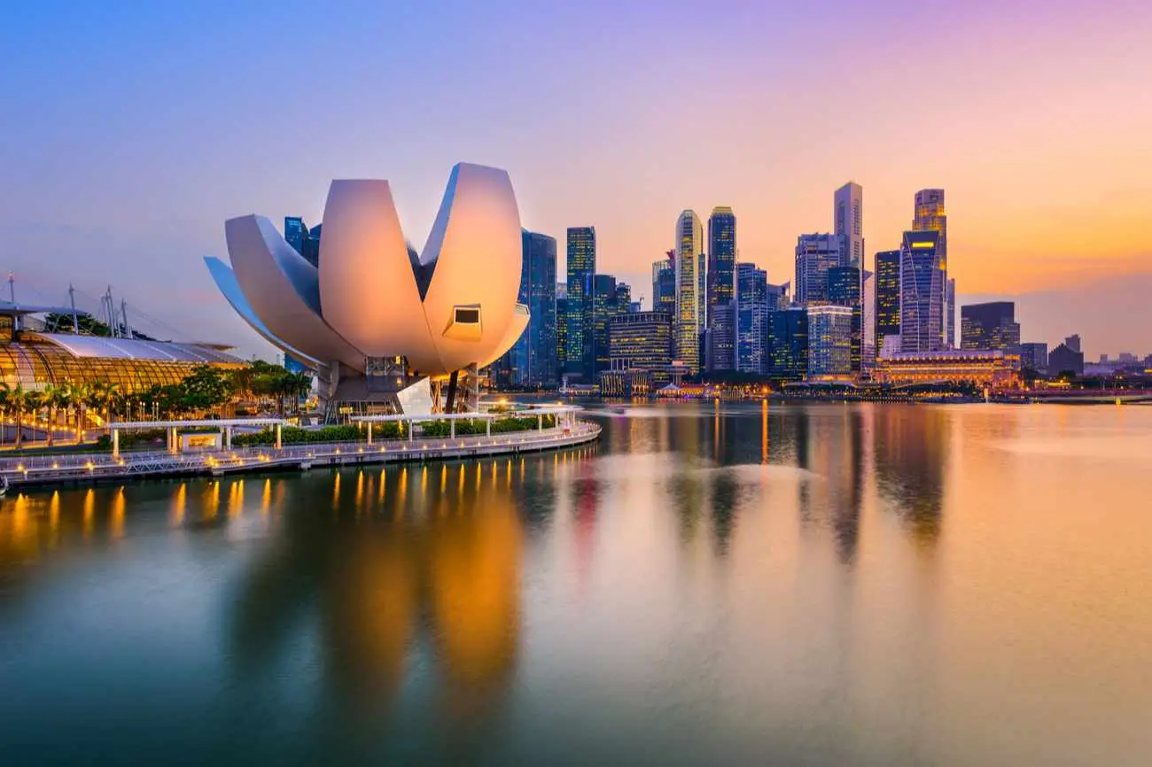 Marina Bay Sands hotel en skyline van Singapore