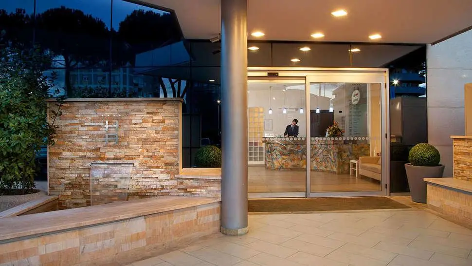 Hotel-Artis-Roma-1