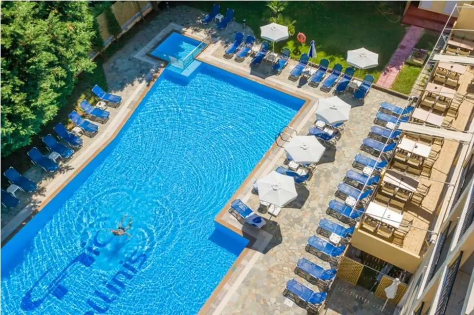 CNic-Hellini-corfu-griekenland-2
