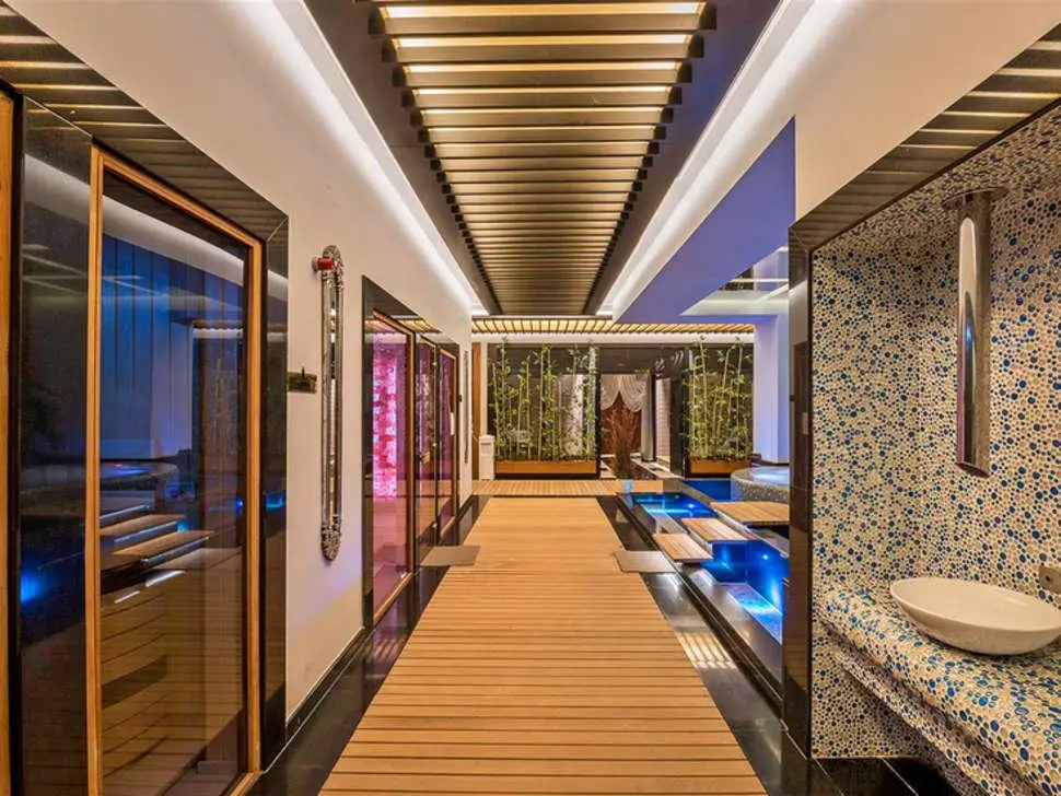 Elite-Luxury-Suite-Spa-10