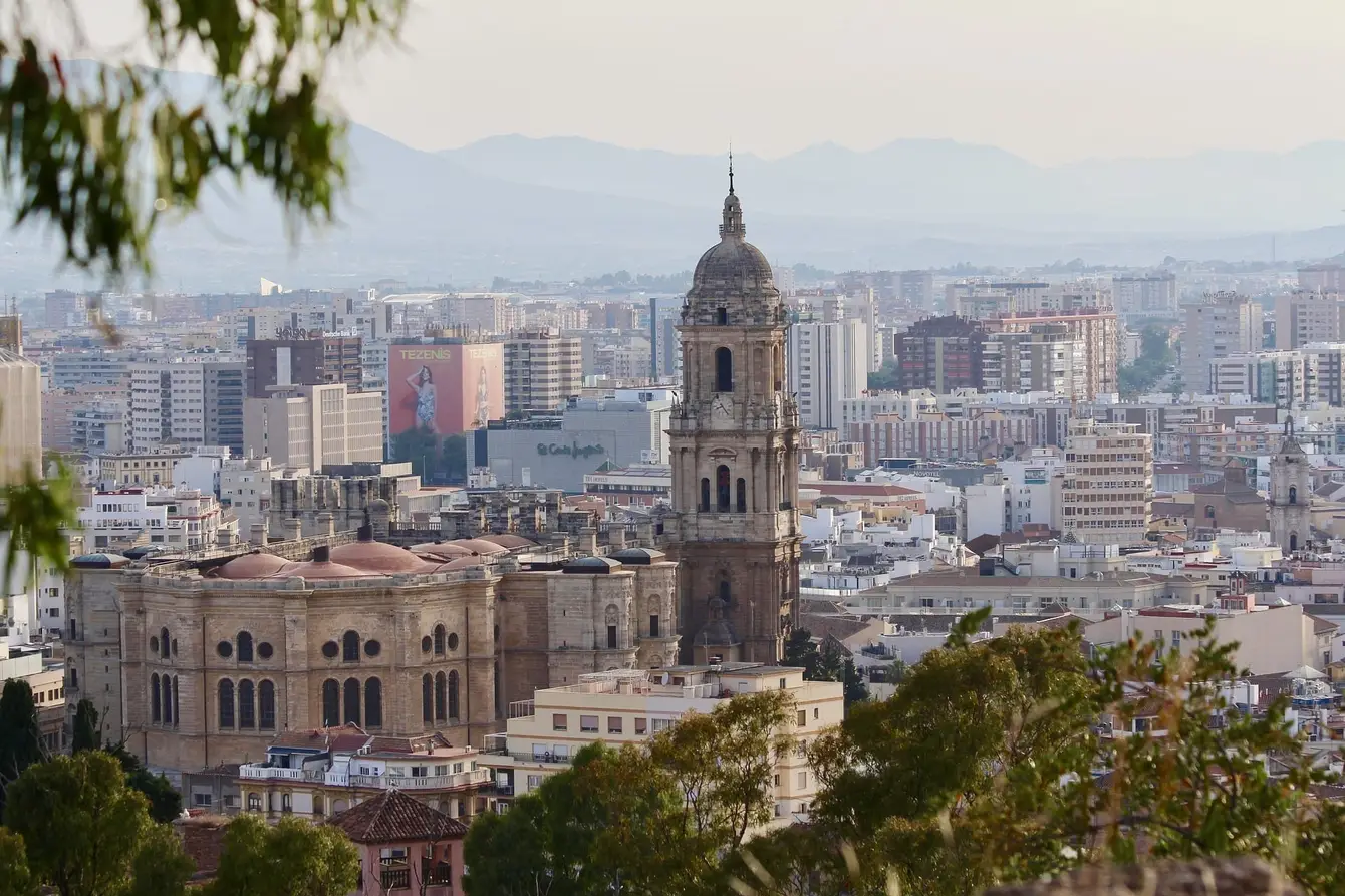 Malaga-3619271_1920-1