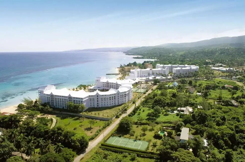 Hotel-riu-ocho-rios-steer-town-jamaica-6