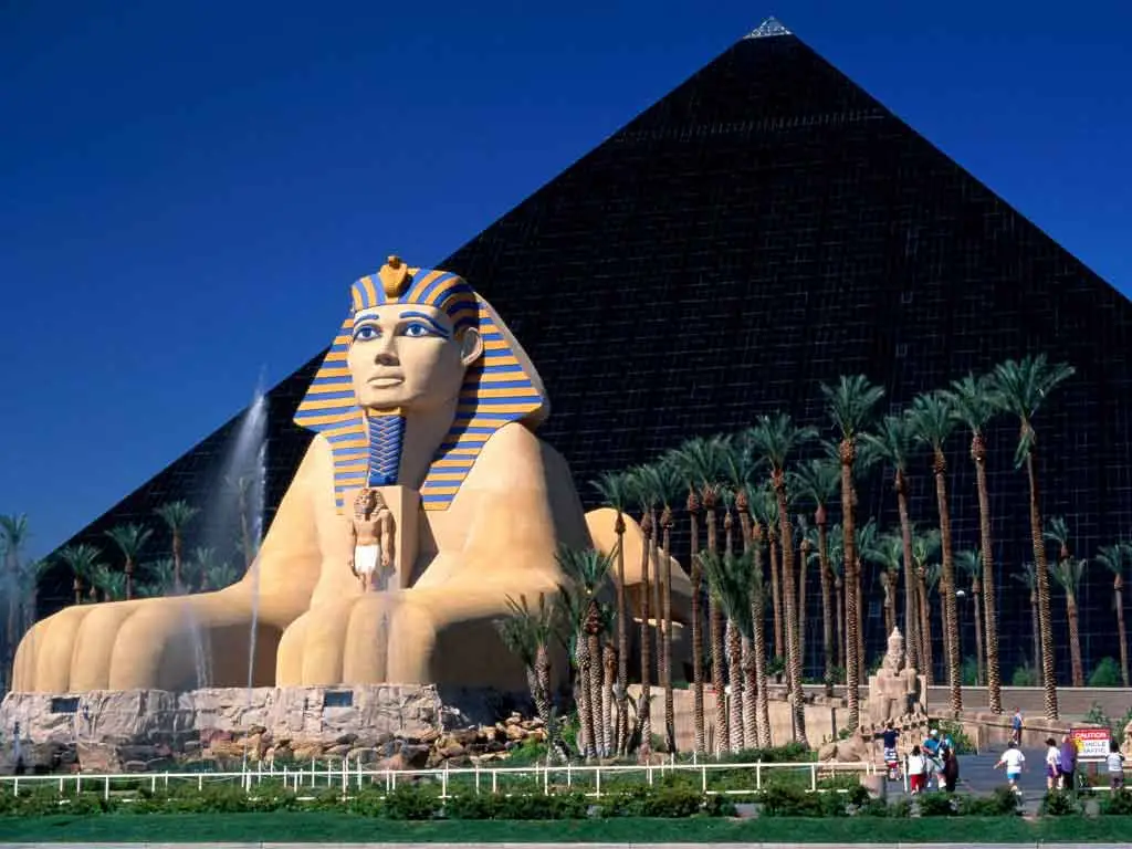 Luxor-Las-Vegas-USA1