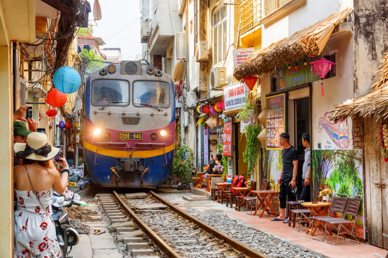 Hanoi-Vietnam-Shutterstock4