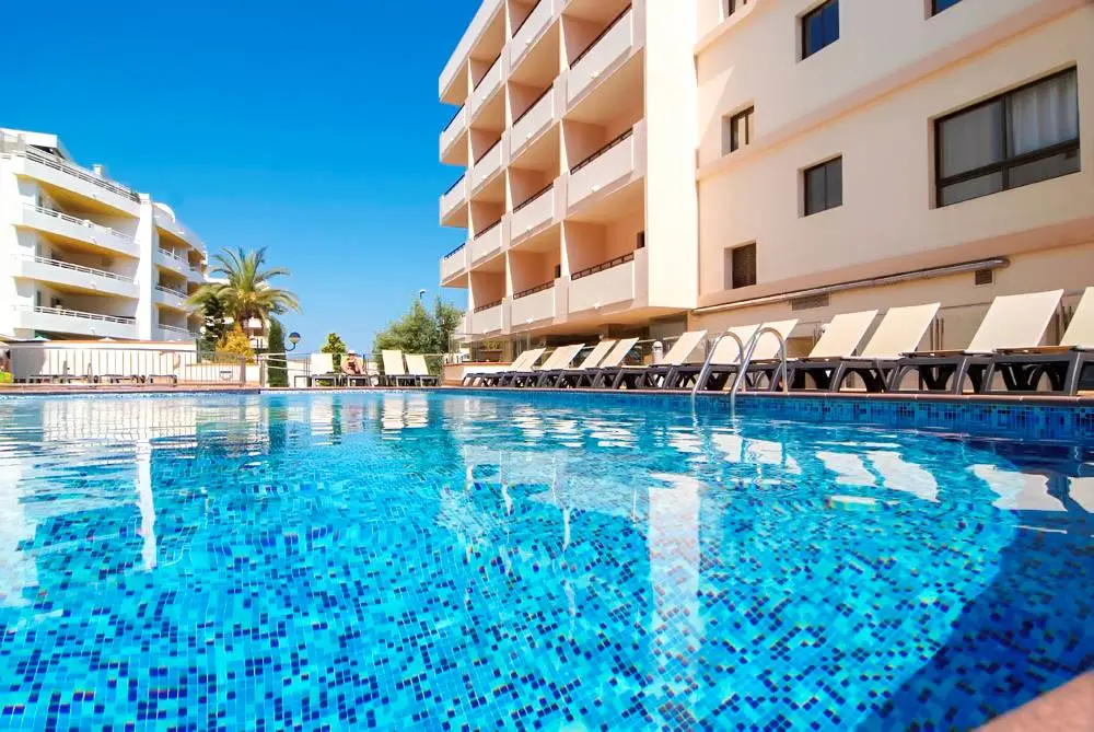 Invisa-La-Cala-Ibiza-Spanje2