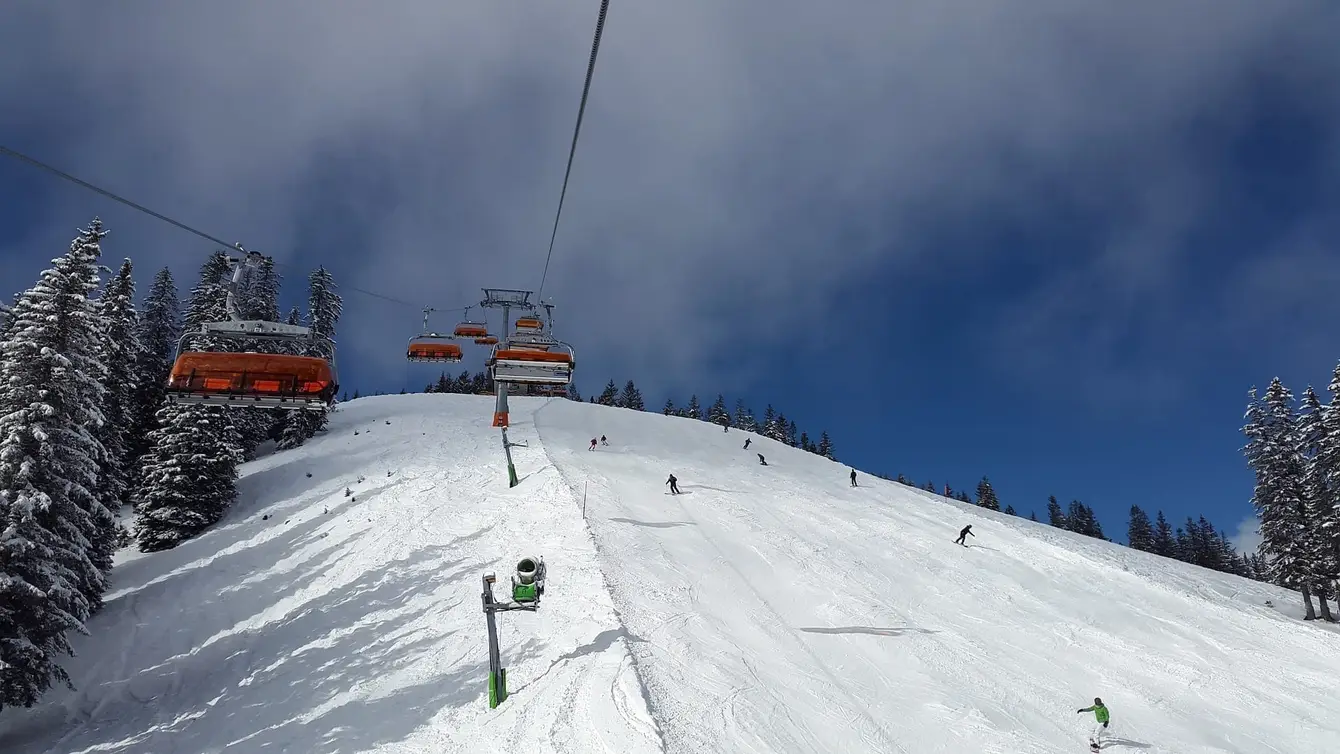 Chairlift-2080001_1920-1