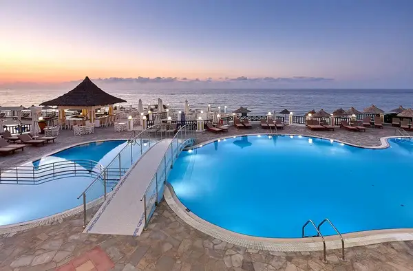 Alexander-Beach-Hotel-Village-Resort-VakantiesNL2