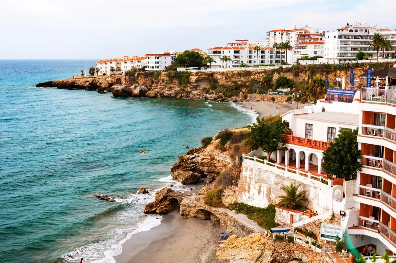 Nerja-Spanje-Shutterstock3