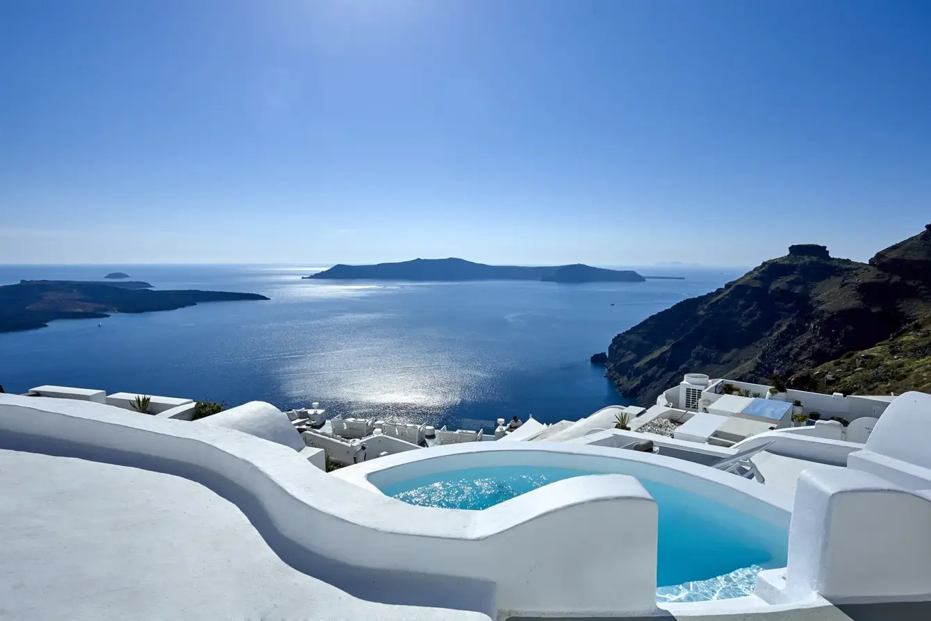 W1900xh1900-Nautilus-Santorini-Greece-24