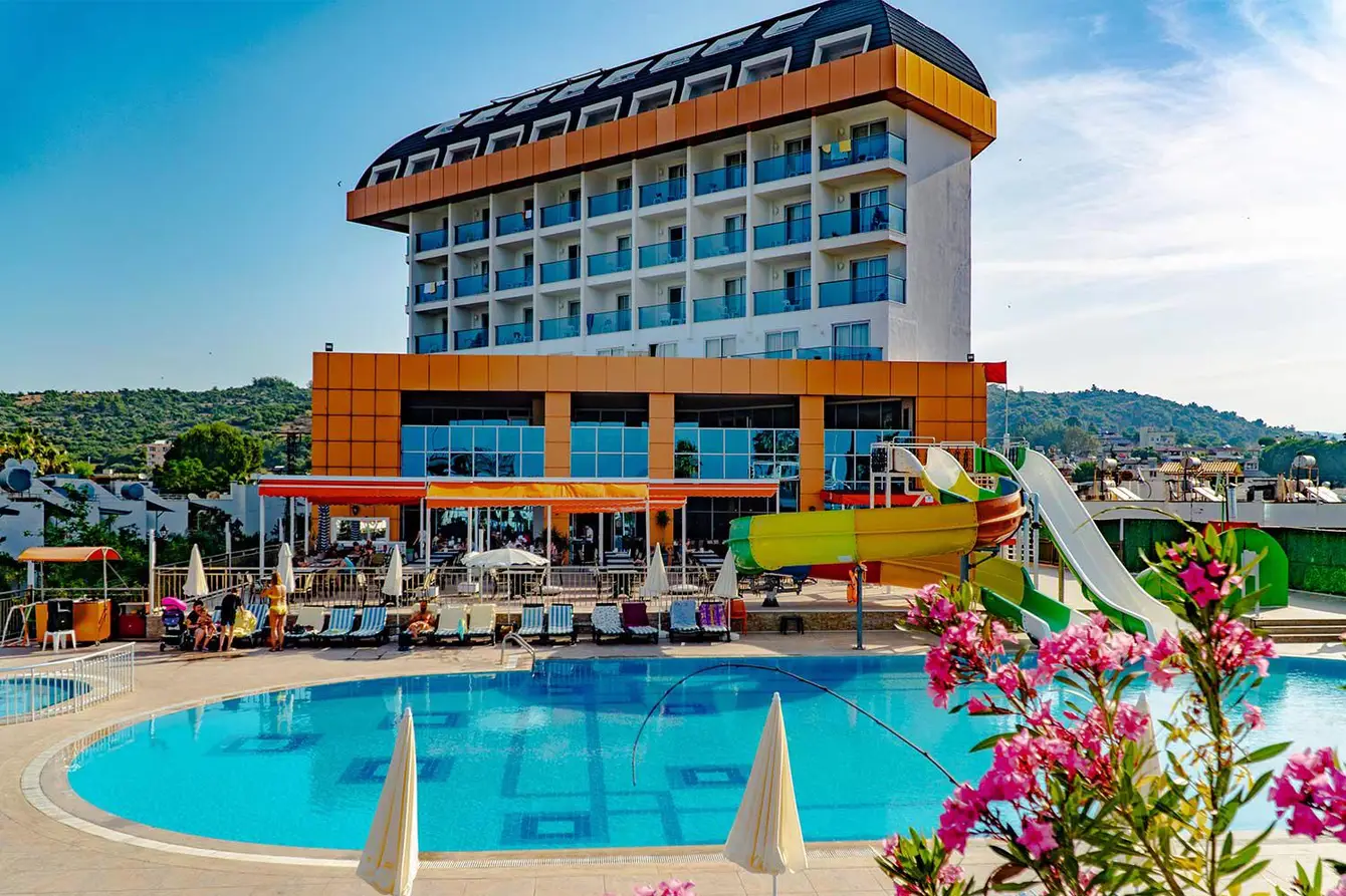 Throne-Beach-Resort-Spa-Prijsvrij1