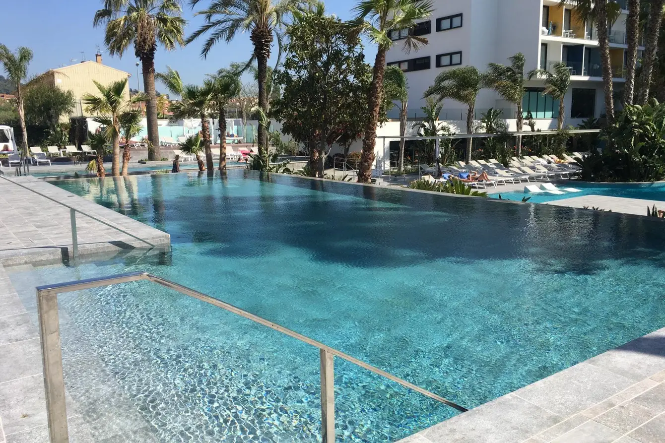 Aqua-Hotel-Silhouette-Spa2