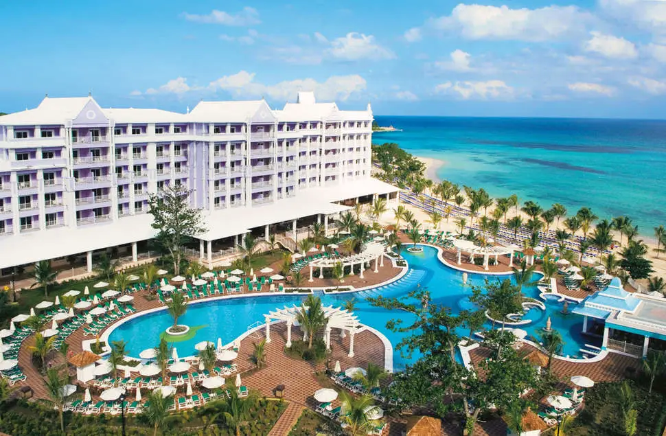 Hotel-riu-ocho-rios-steer-town-jamaica-1