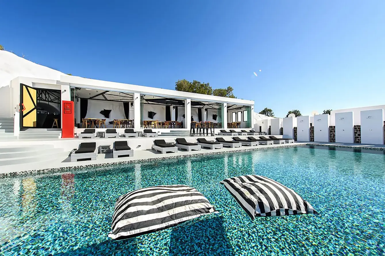Ambassador-Aegean-Luxury-Hotel-Suites-Santorini-Griekenland5