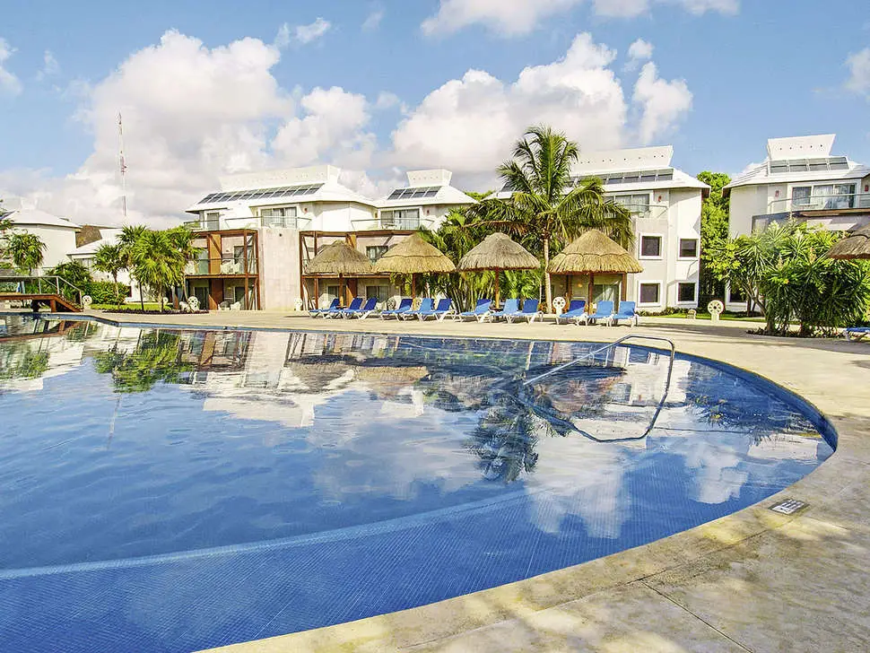 Sandos_playa_del_carmen_mexico4