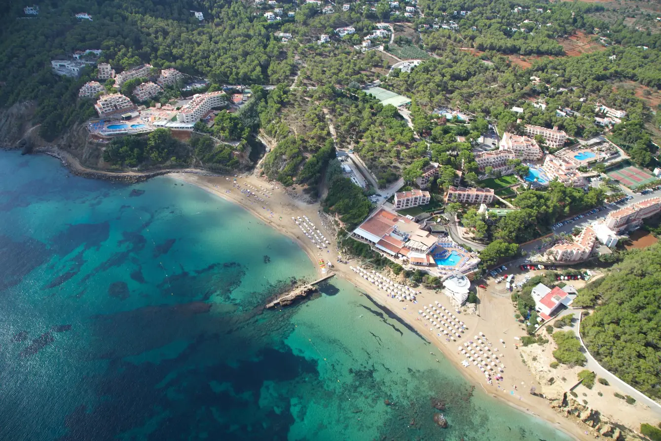 Invisa-La-Cala-Ibiza-Spanje1