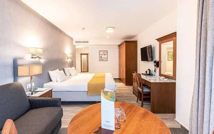 Solana-Hotel-Spa-1