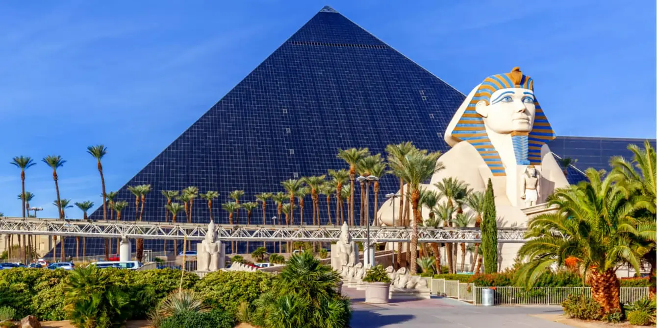 Luxor-Hotel-LAs-Vegas-1-Shutterstock2