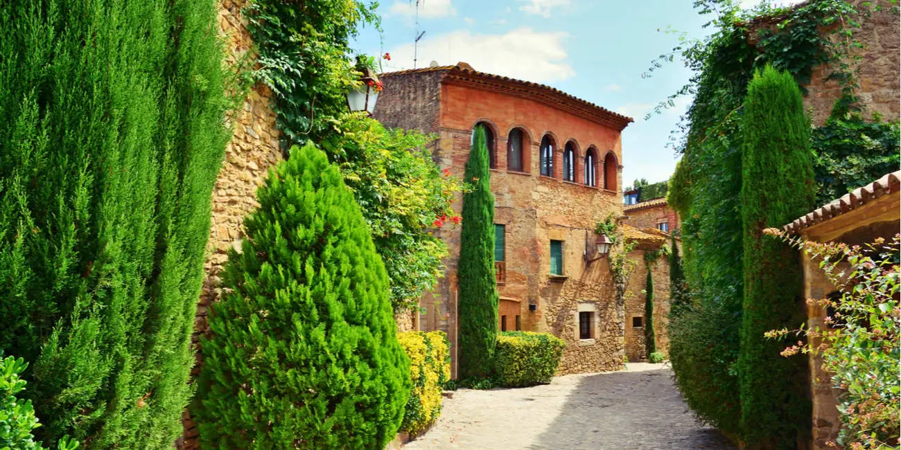 spanjeblog shutterstock peratallada