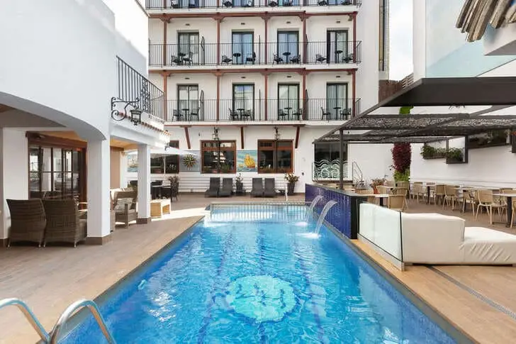 Hotel-Appartementen-Neptuno-1