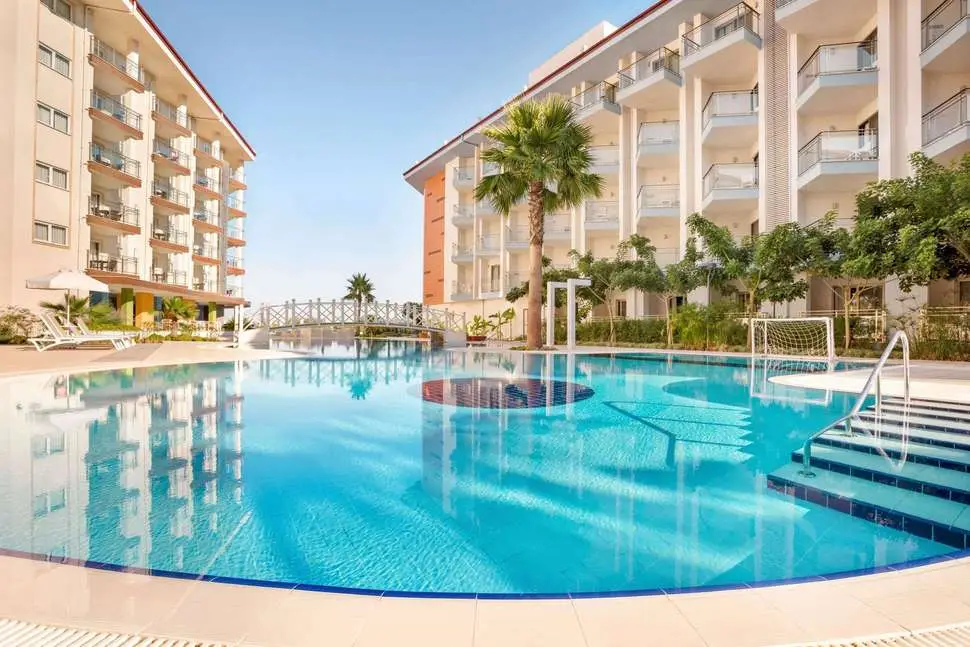 Ramada-hotel-suites-kusadasi-turkije-3
