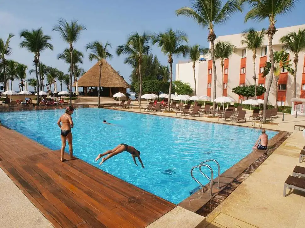 Palm-hotel-beach-senegal-1