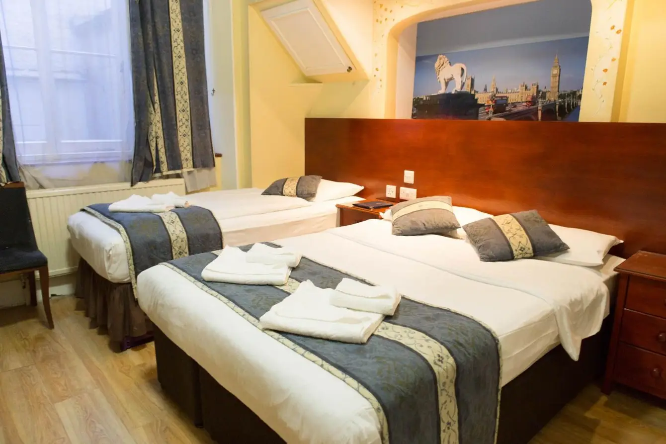 Hotel Dolphin London
