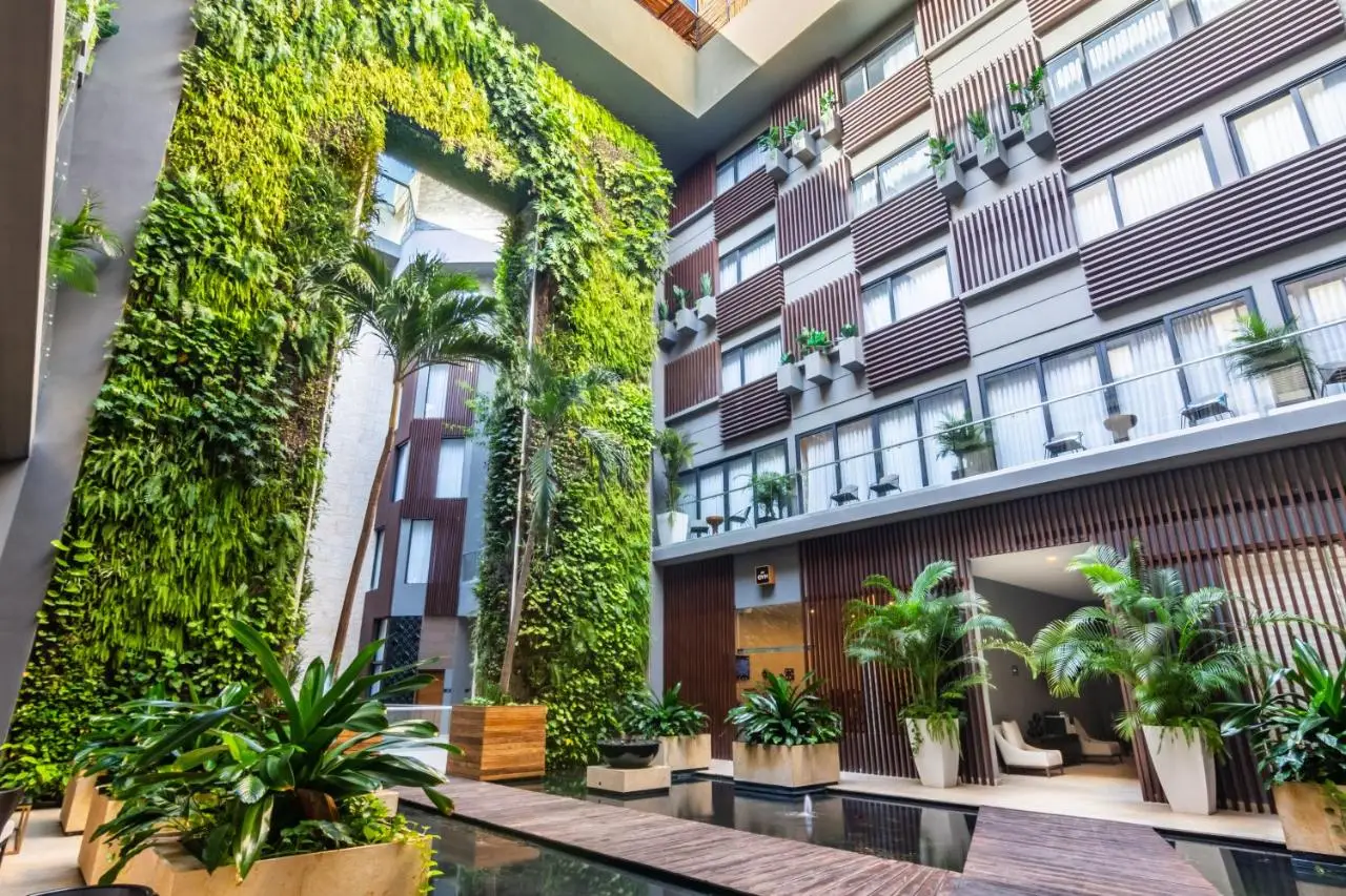 The-Fives-Downtown-Hotel-Residences-Curio-Collection-by-Hilton4