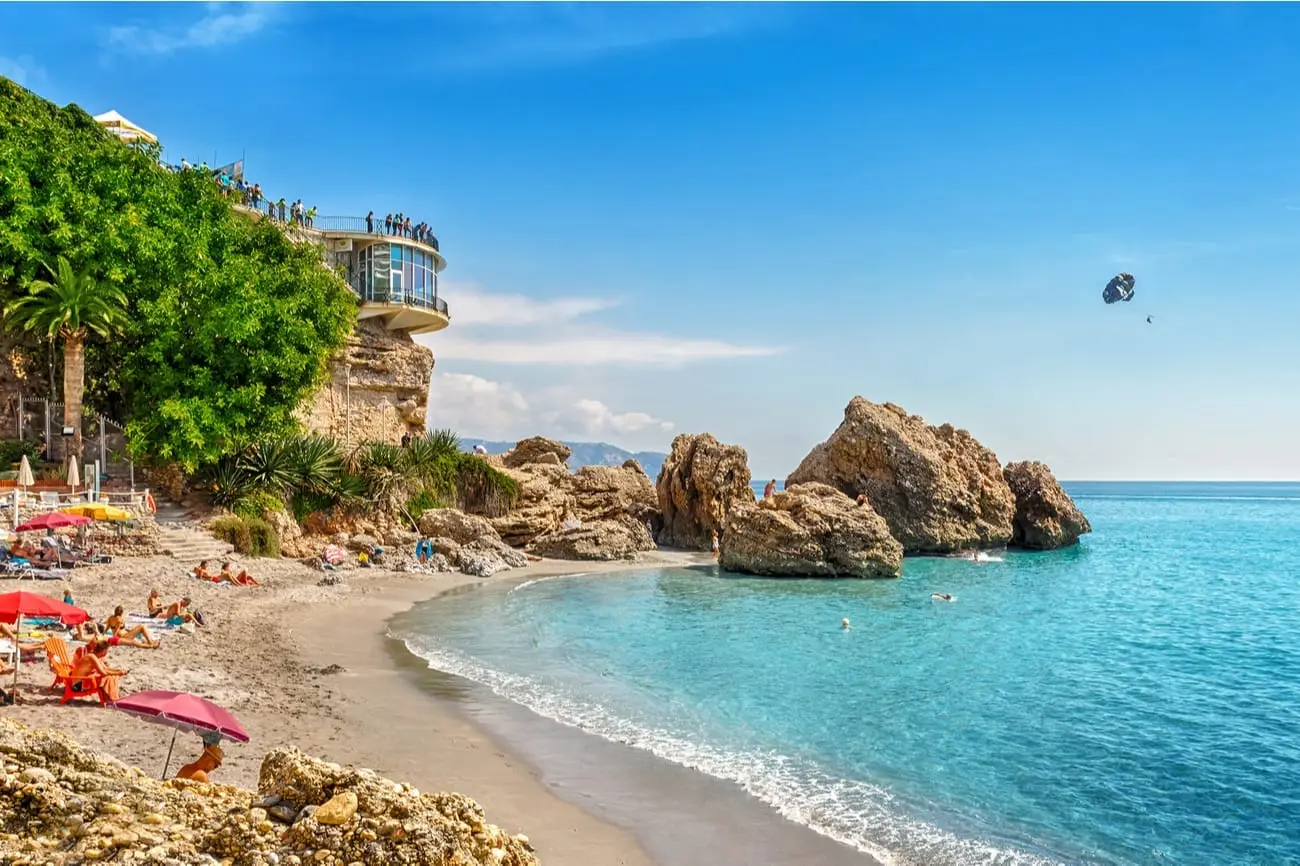 Nerja-Spanje-Shutterstock1