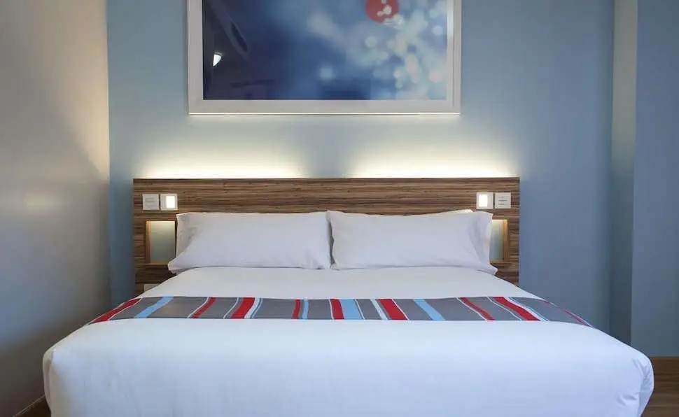 Travelodge-barcelona-poblenou-barcelona-2
