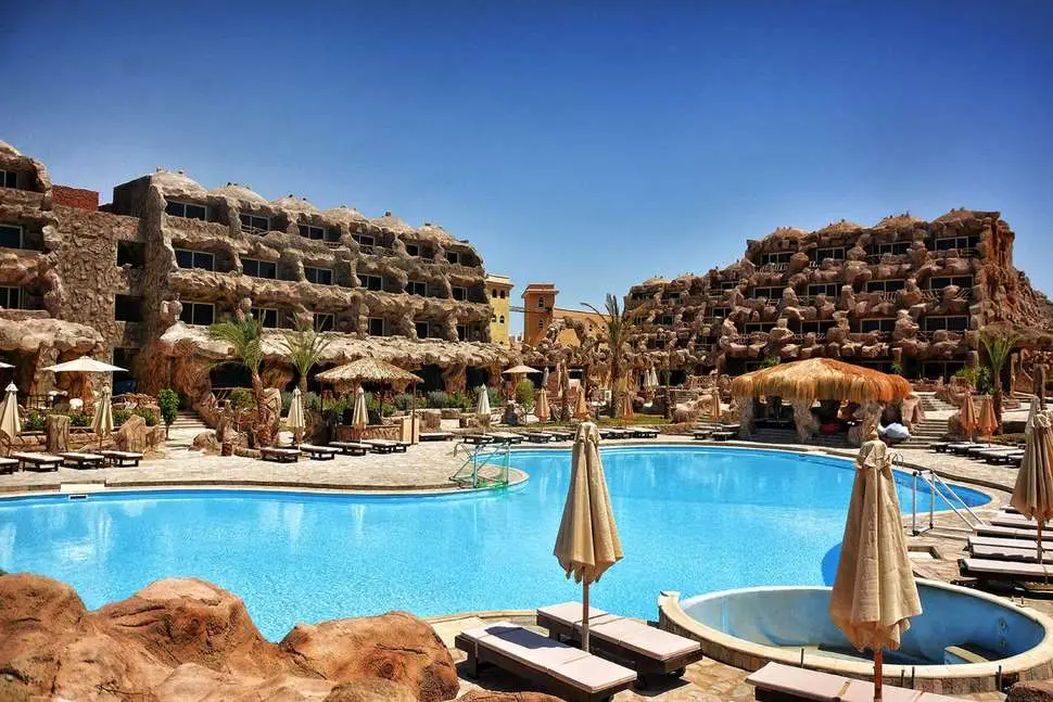 Caves-Beach-Resort-VD1