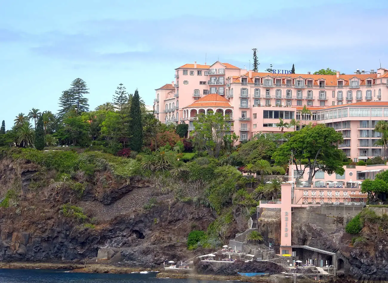 clifftophotel2