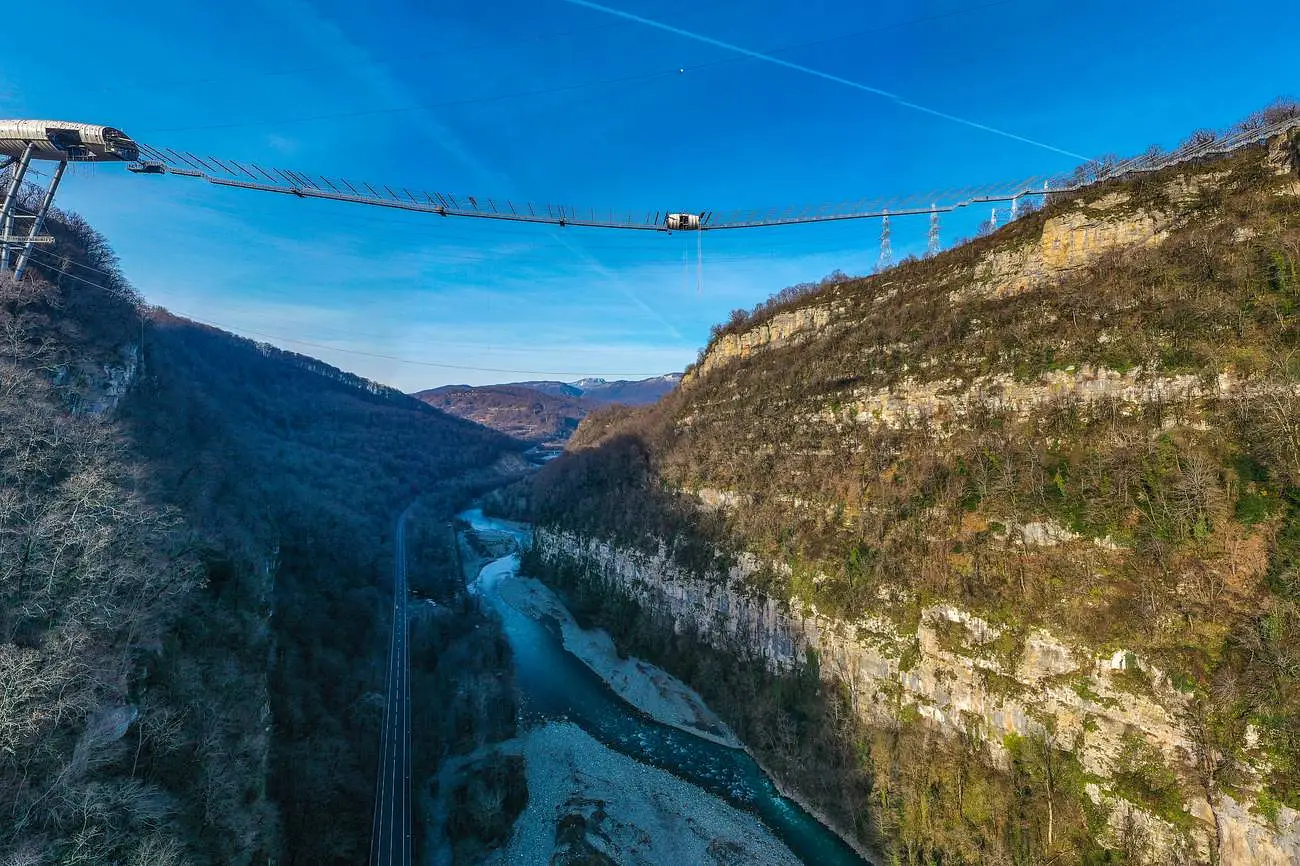 SkyBridge hangbrug in Sochi National Park