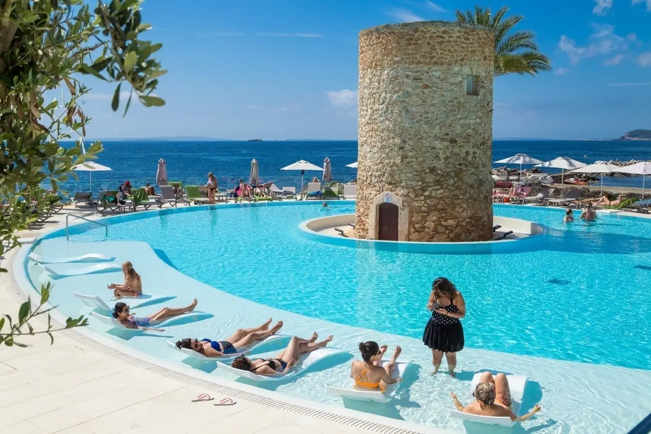 1Ibiza2