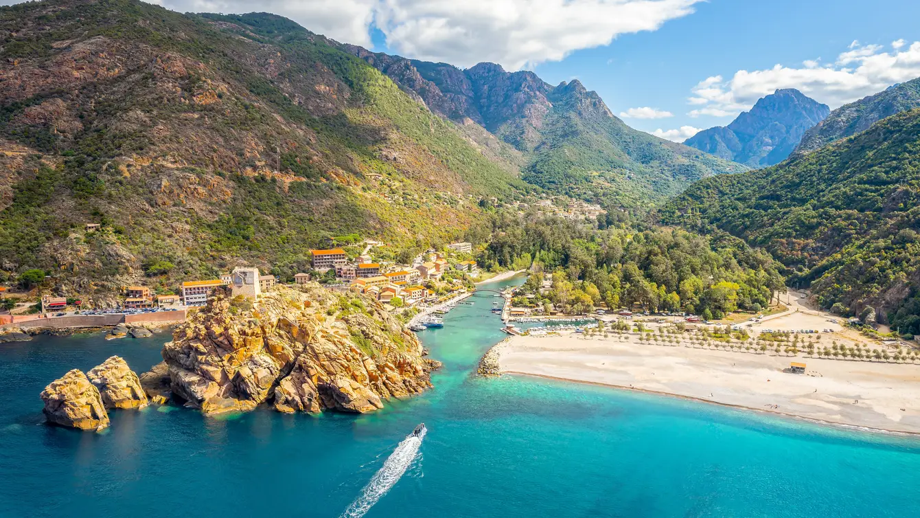 Het dorpje Porto op Corsica