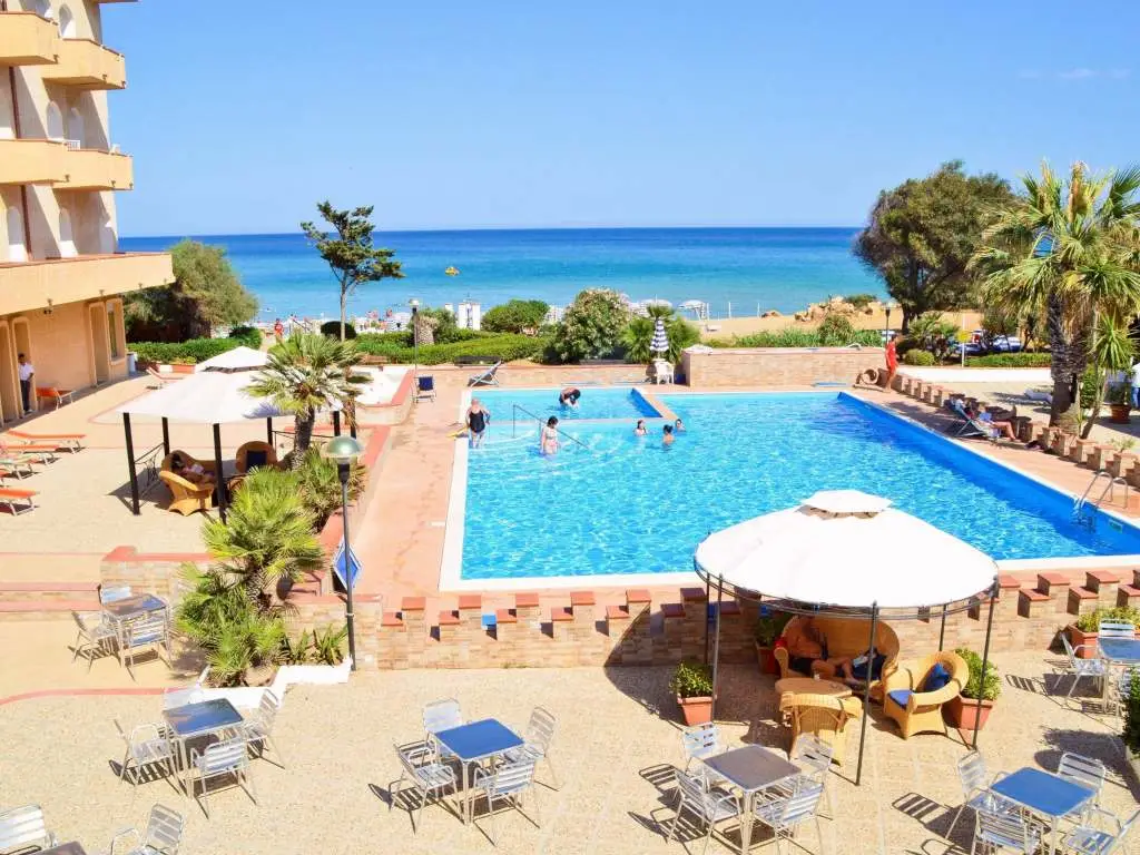 Sea-Palace-Sicily-Italy1