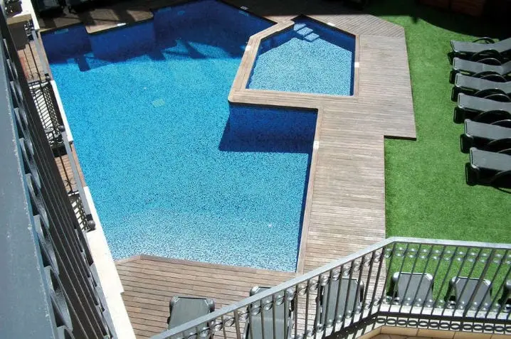 Zwembad-resort-trimar