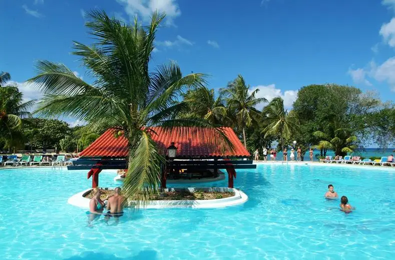 Club-amigo-atlantico-cuba-1