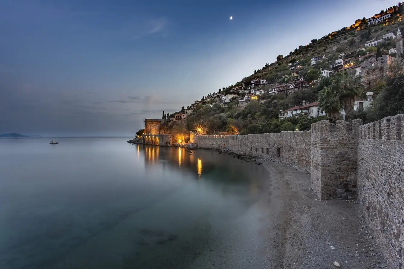 Alanya-3758815_1920-1